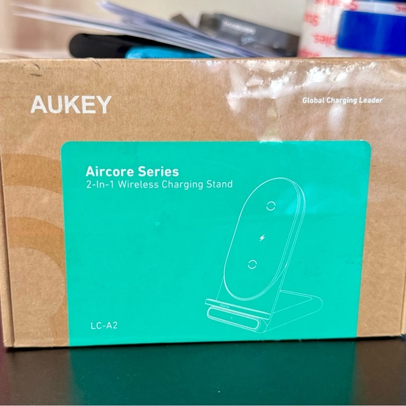 Brand New AUKEY Aircore 2 in 1 Wireless Charging Stand - Picture 2 of 5